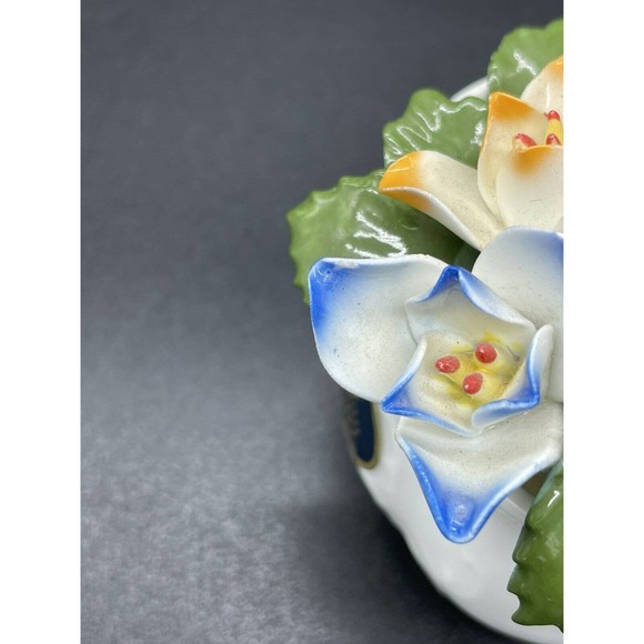 Vintage Aynsley Bone China February Crocus Floral Arrangement Birth Month - Picture 4 of 9